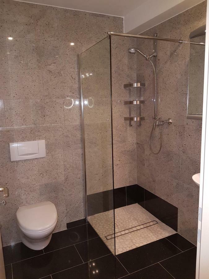 Wohnen Im Souterrain Einer Villa 黑尔德克 外观 照片